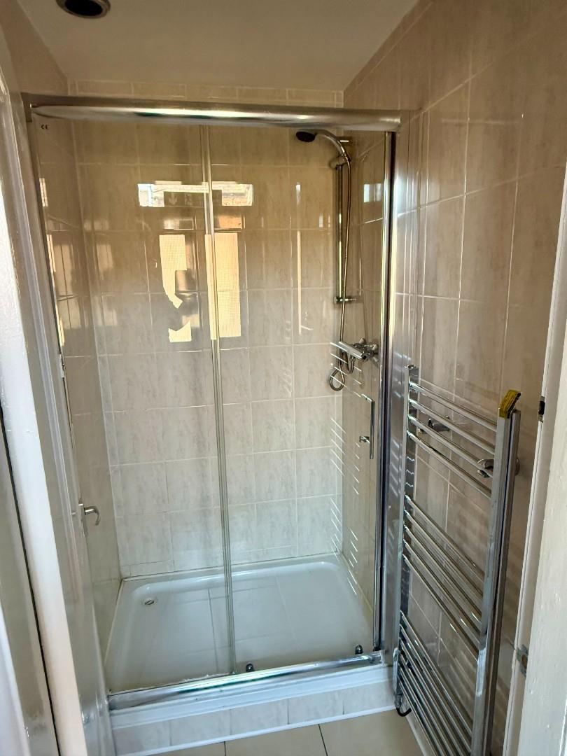 142 downstairs shower.jpg